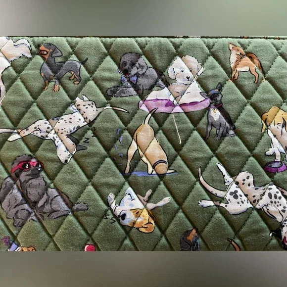 NWT Vera Bradley Essential Medium Pouch “Dog Park” Pattern - Picture 2 of 4